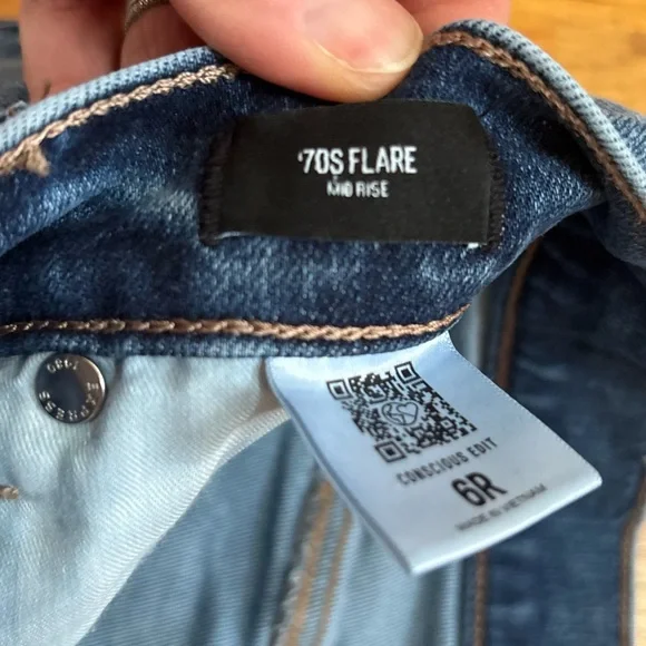 Express Women's Flare Jeans in Deep Blue - Picture 2 of 4